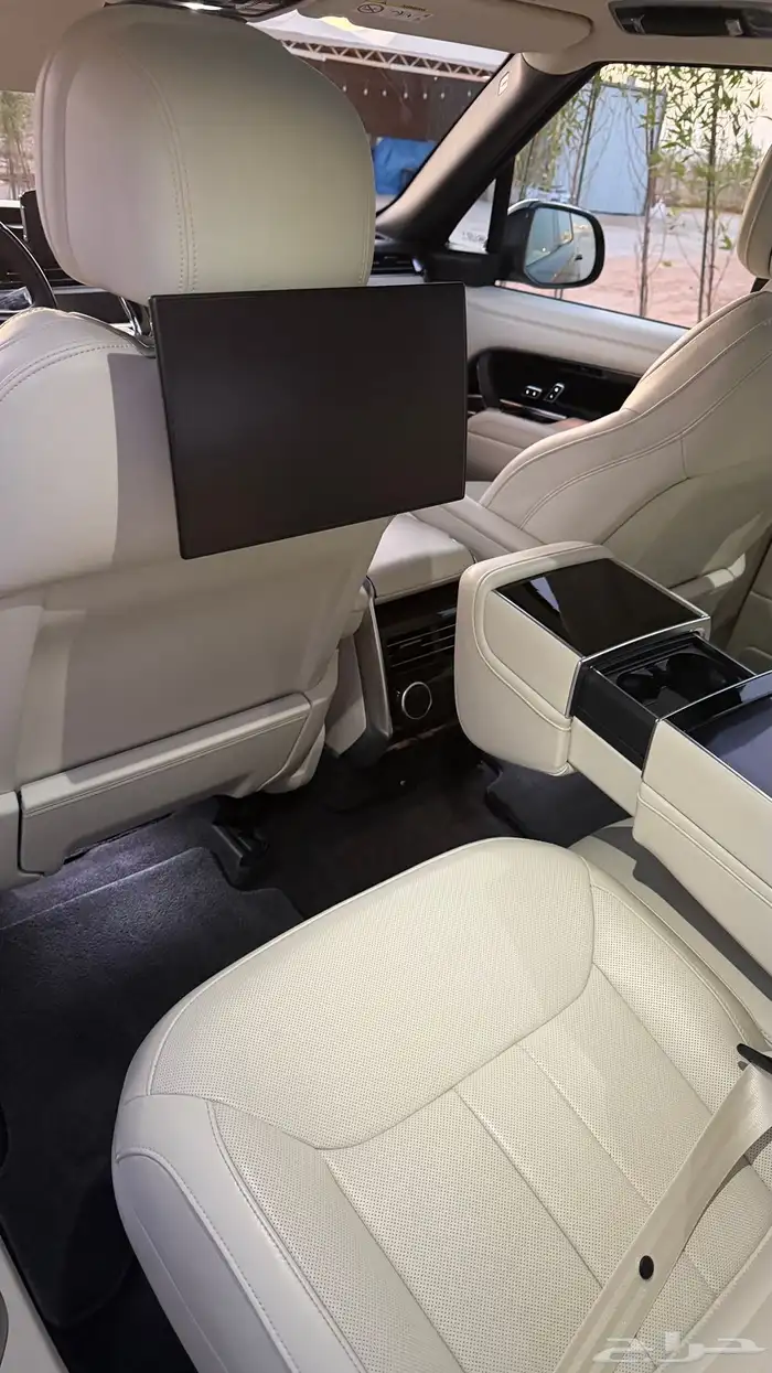 رنج روفر 2023 12