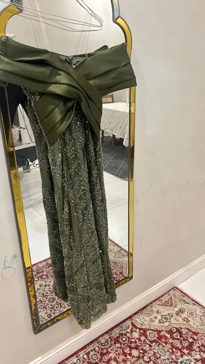 فستان سهره لبسته مره بس عندي فيديو توضيع للاستفسار خاص 0