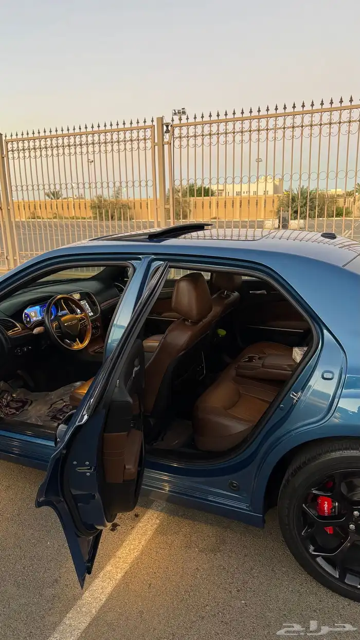 كرايزلر 2021 اكزيكتف V8 5 7 4