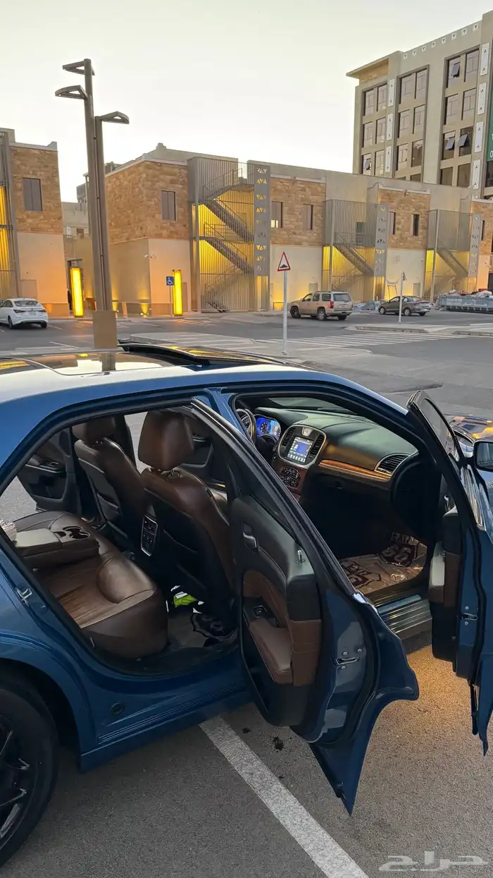 كرايزلر 2021 اكزيكتف V8 5 7 6