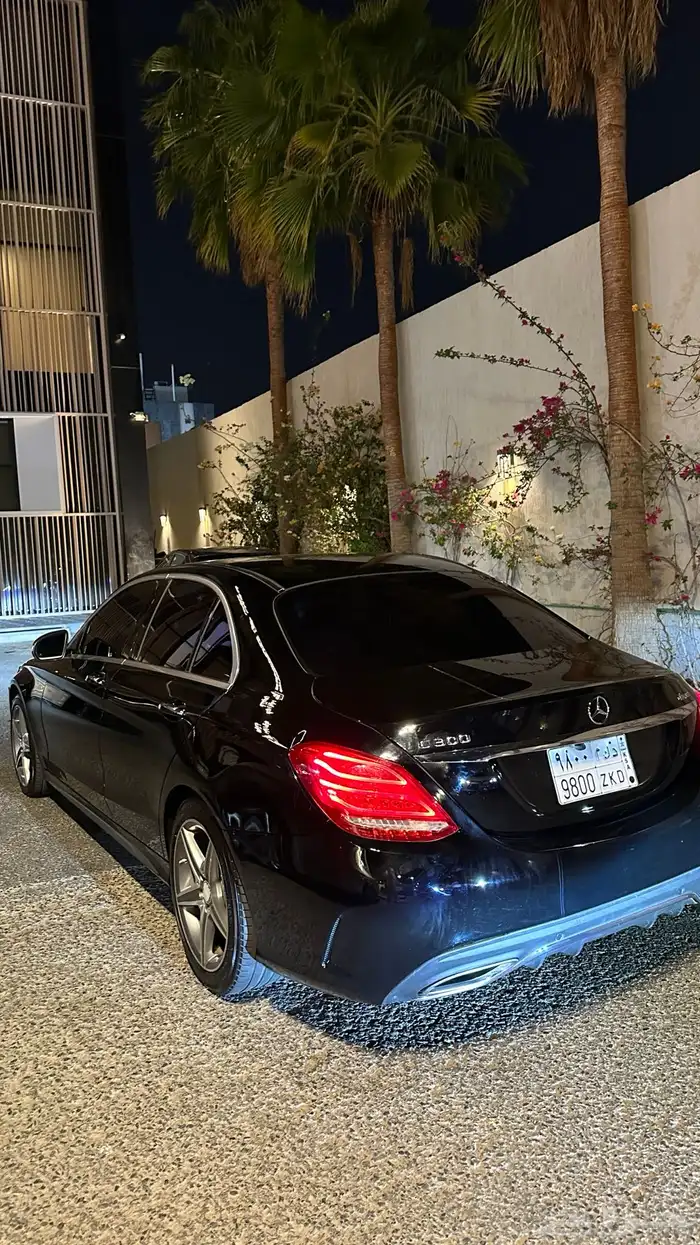 مرسيدس c300 4matic 3