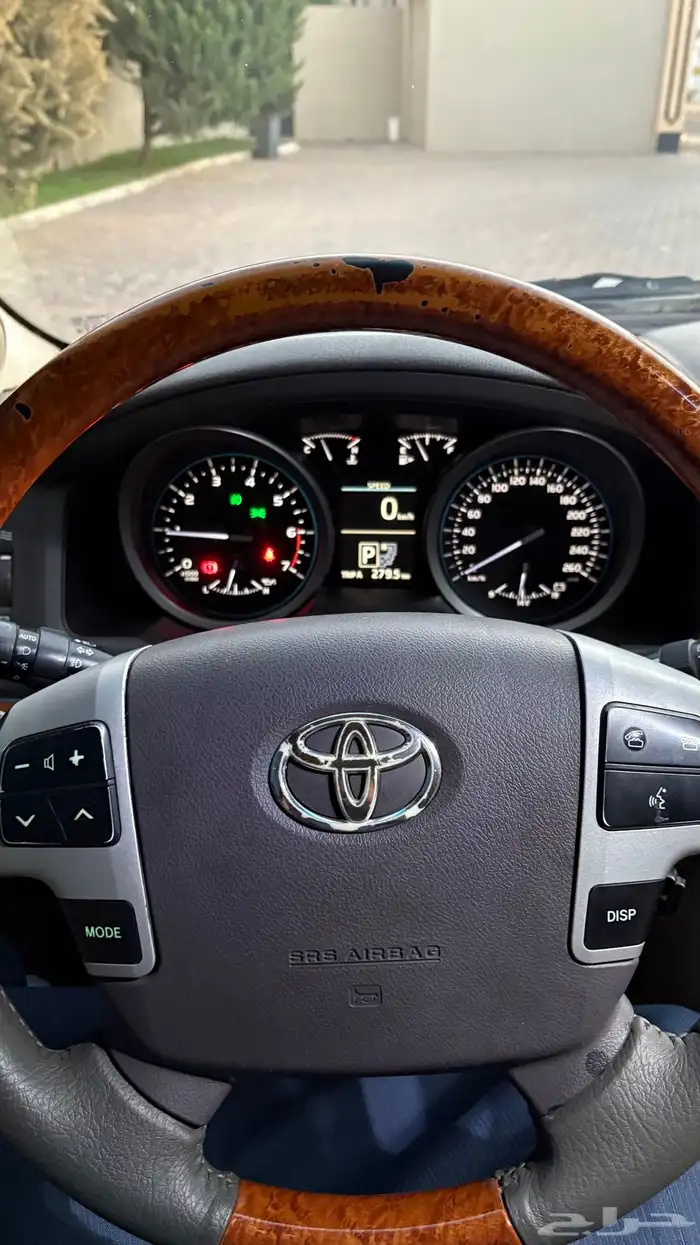 لاندكروزر 26