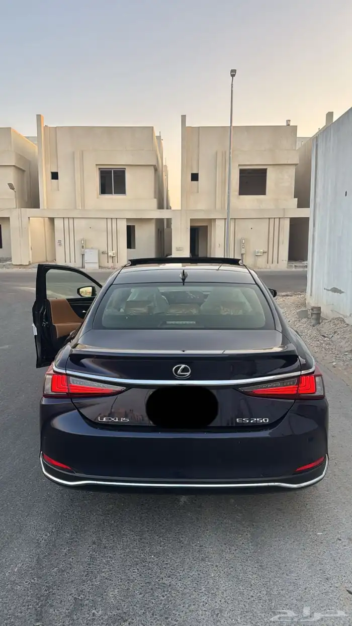 لكزس ES250 2022 فل كامل اعلى فئة سعودي باقي على ضمان الوكالة 3