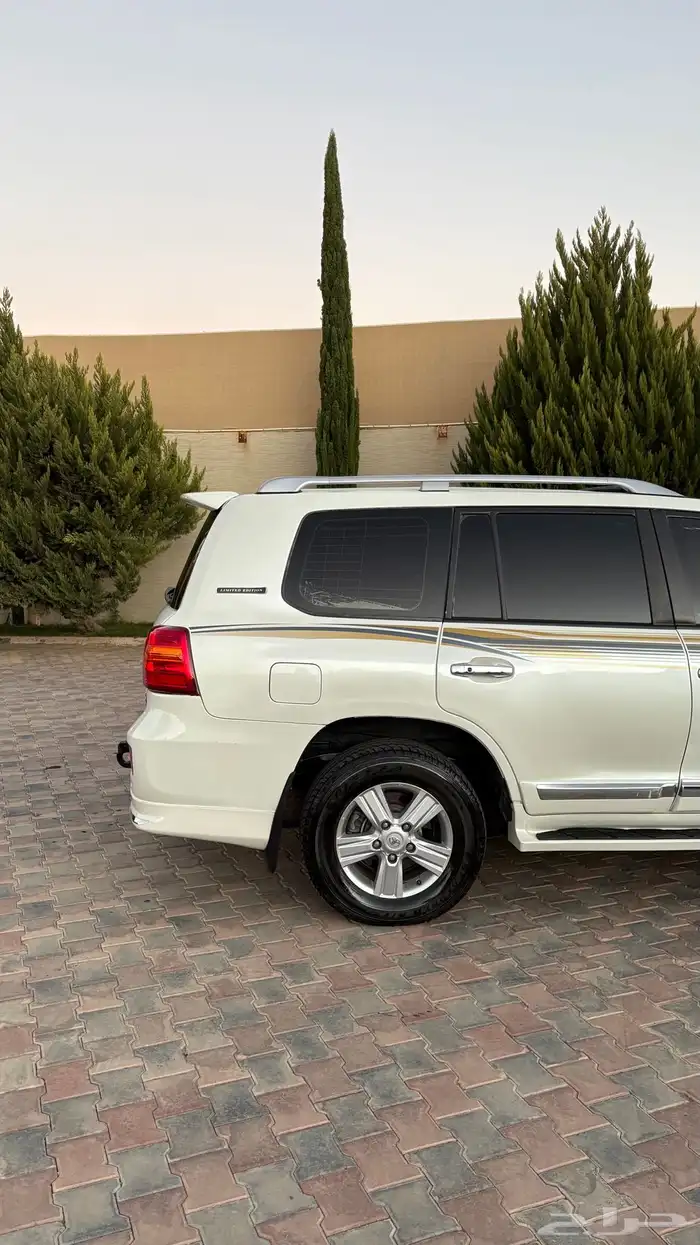 لاندكروزر 9