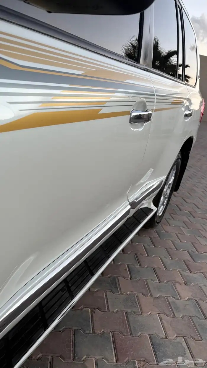 لاندكروزر 28