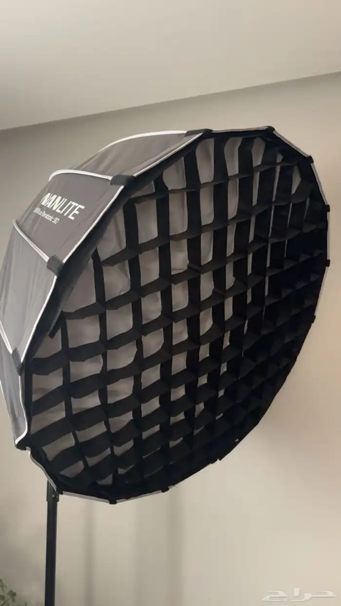 سوفت بوكس Nanlite شبه جديد مع الشبكة 5