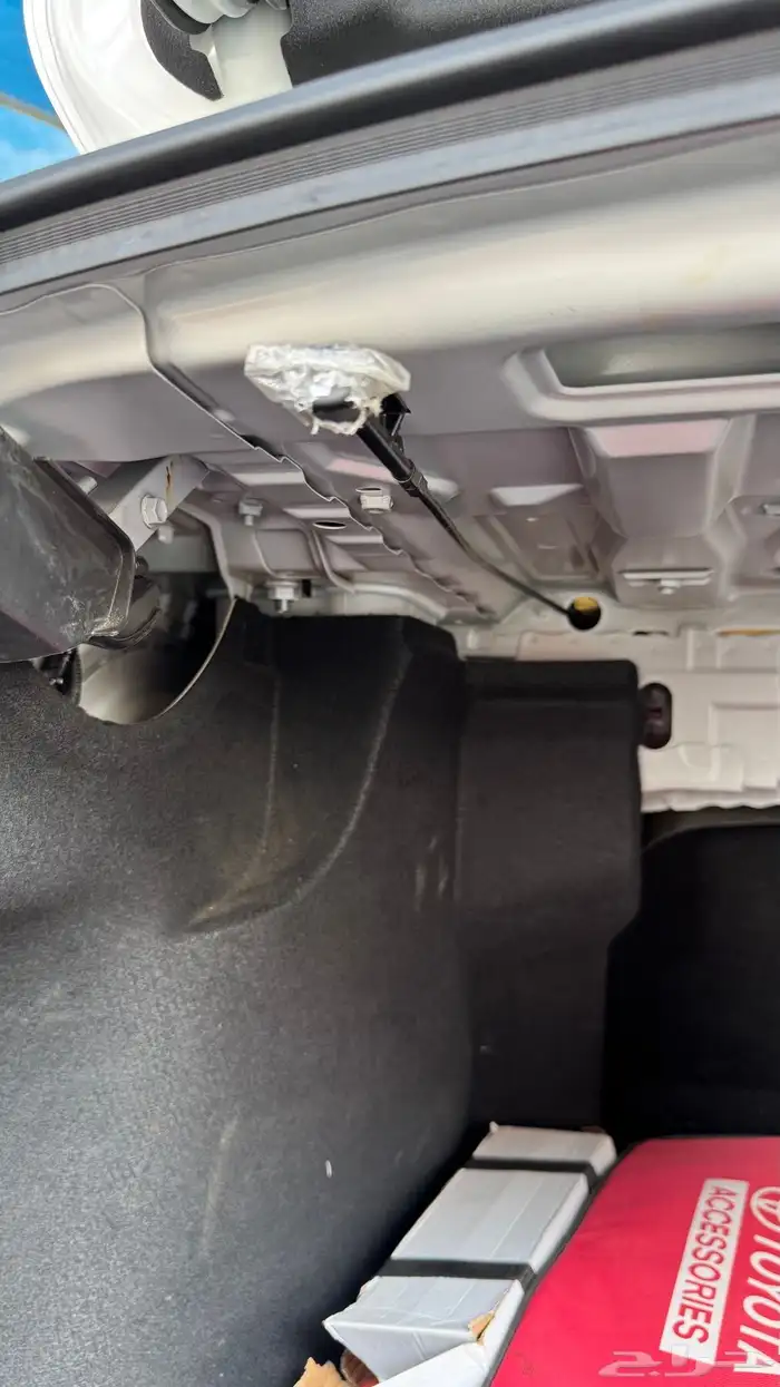 للبيع كامري مخزنه 40