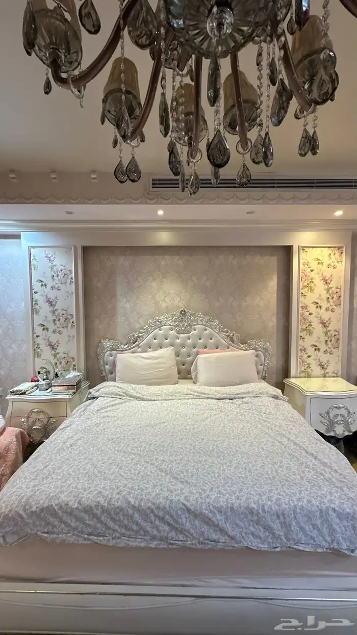 غرفة نوم ملكي 0