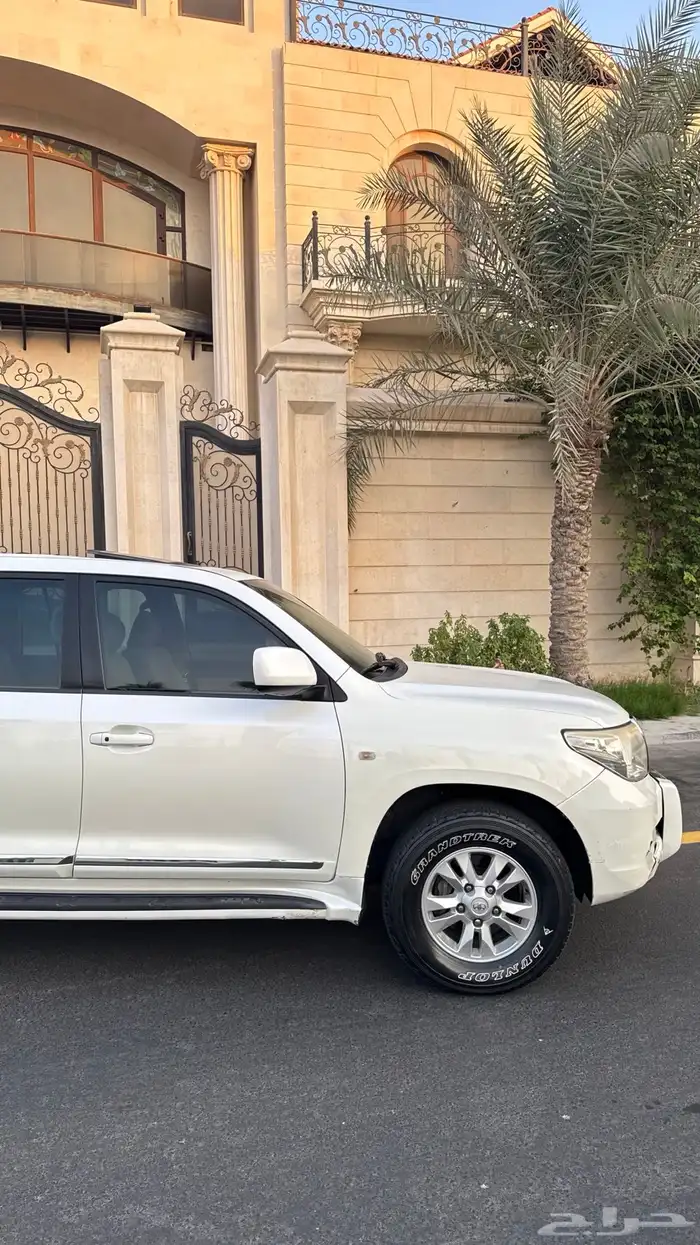 لاند كروزر 8 سلندر 3