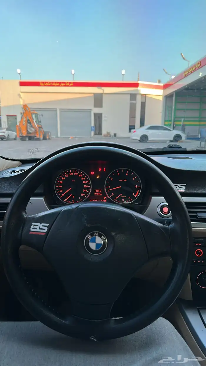 للبيع BMW 320i 2006 بيعه مستعجله 10