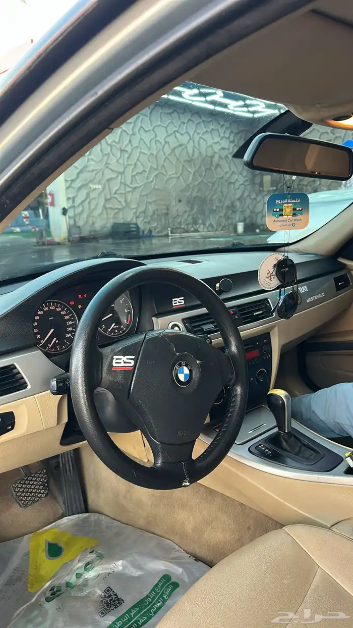 للبيع BMW 320i 2006 بيعه مستعجله 9