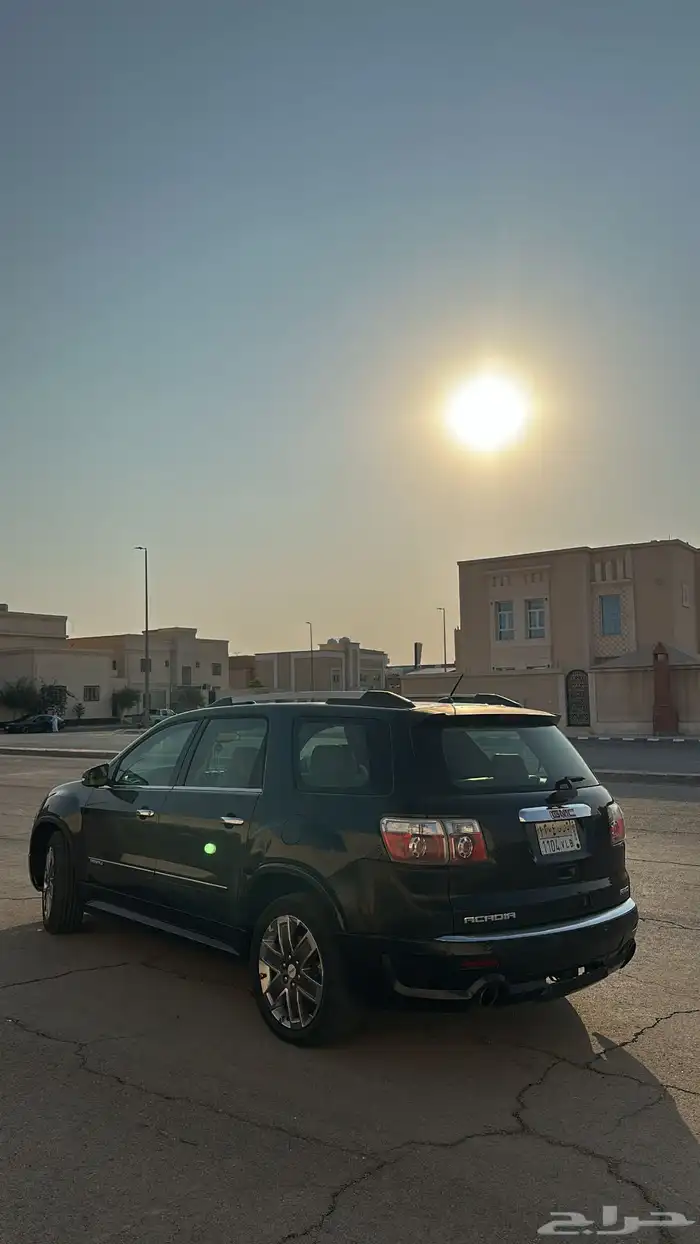 جي ام سي اكاديا 10