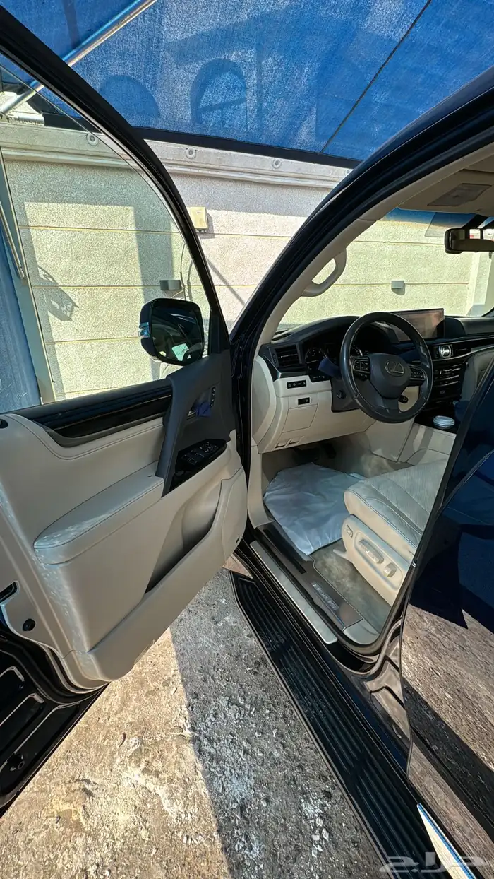 لكزس 2017 ماشي 180 4