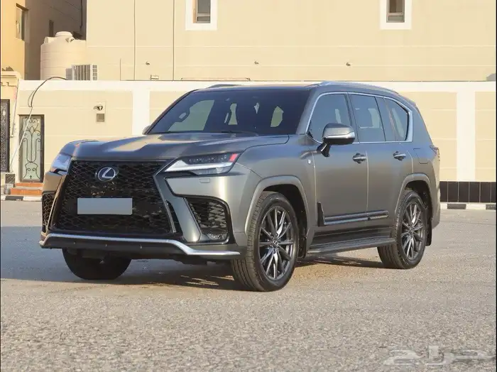 للبيع جيب لكزس F Sport موديل 2023 3