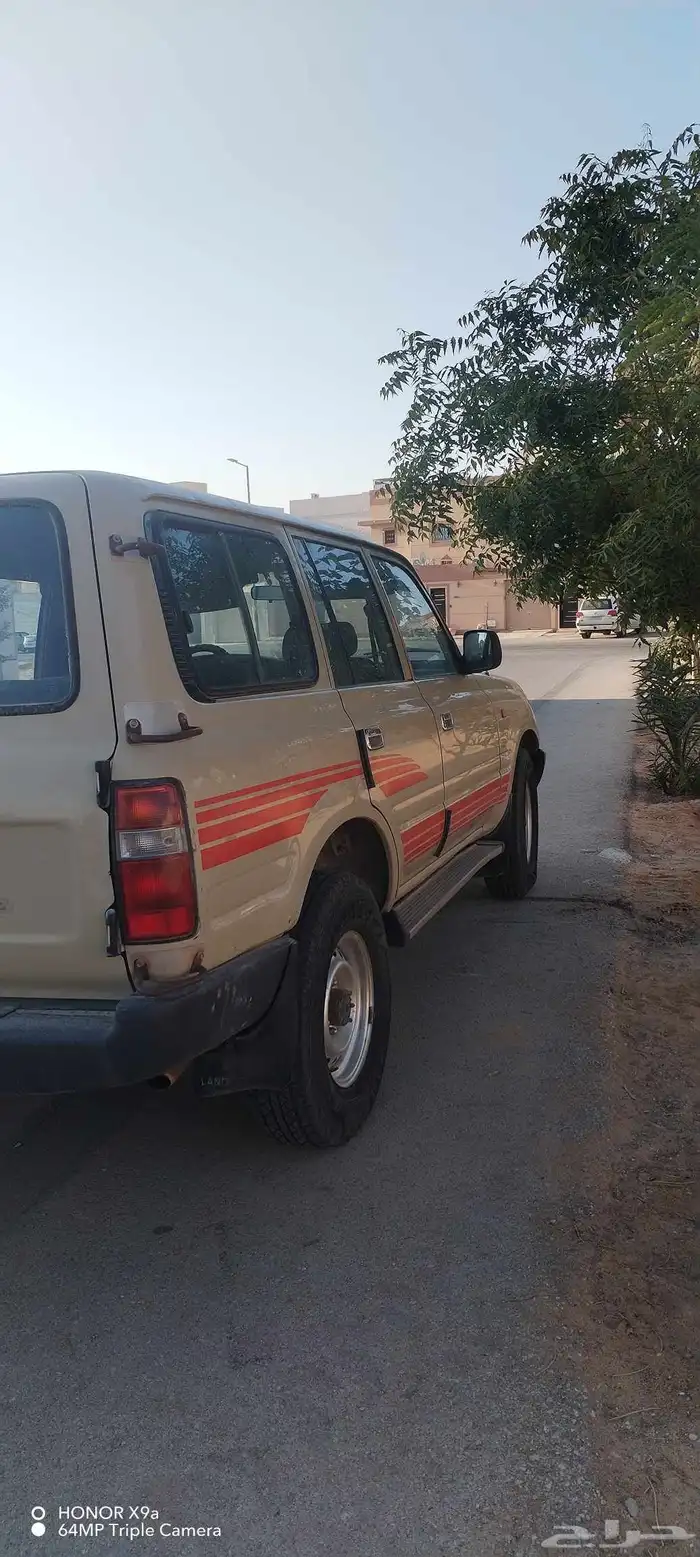 للبيع جيب تايوتا بنزين 91 باسم المالك 7