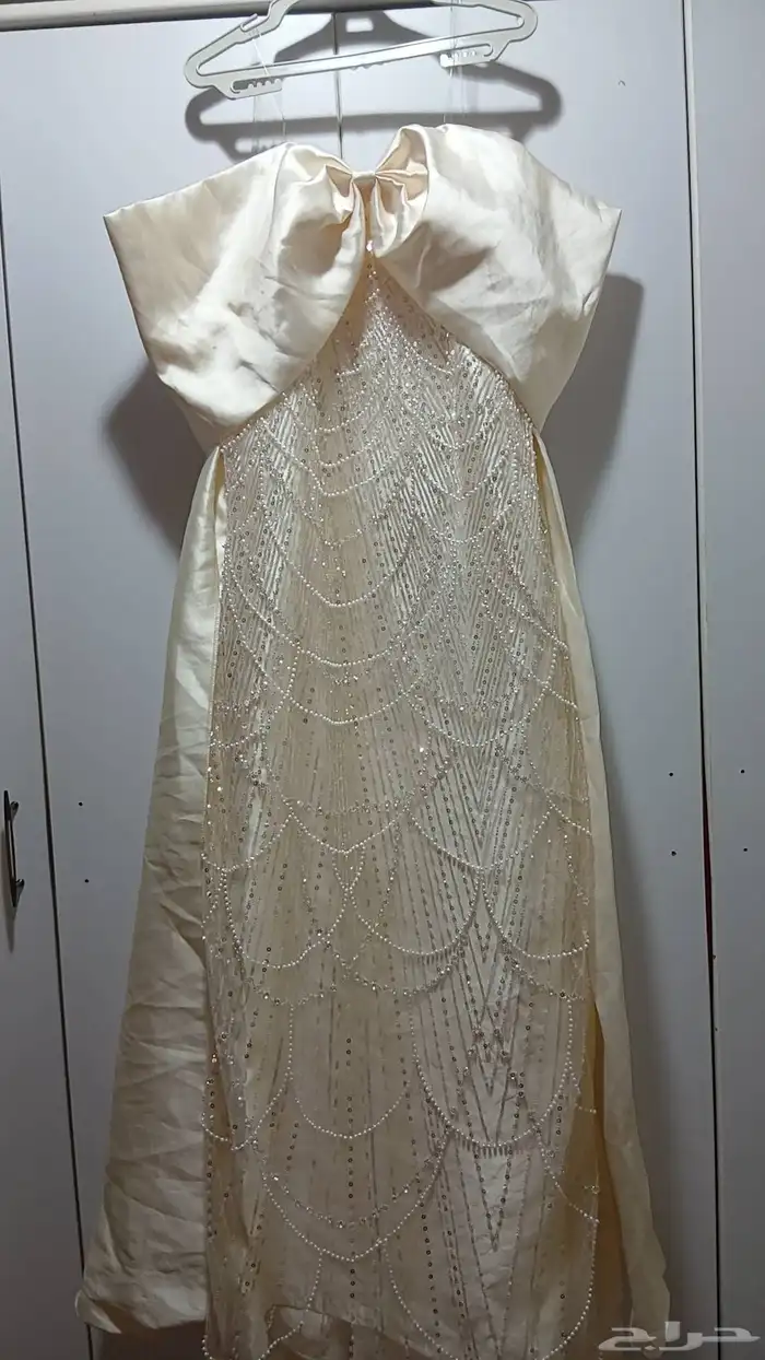 فستان نضيف لبسه وحده مقاس اكس لارج 0