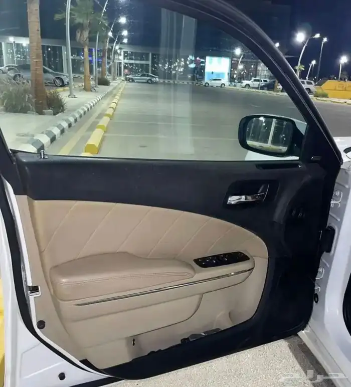 اعرض لكم دوج اتشارجر 2013 هيمي Rt 10