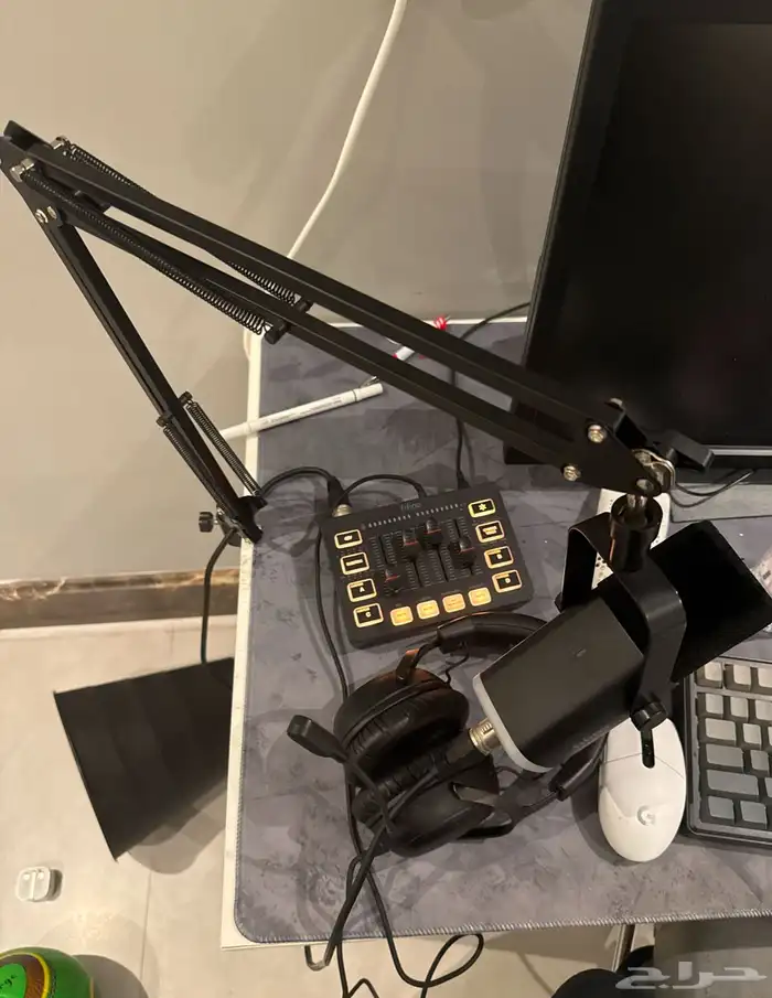 مجموعه فيفاين مايك am8 مكسر sc3 من فيفاين وسلك xlr وستاند 0