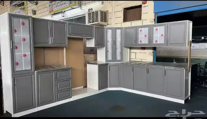 يوجد لدينا دواليب مطبخ جاهزه مقاس 6 متر و7 متر متوفره ألوان 0