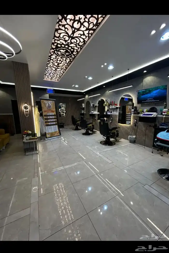 صالون رجالي فخم وموقعه مميز لتقبيل 1