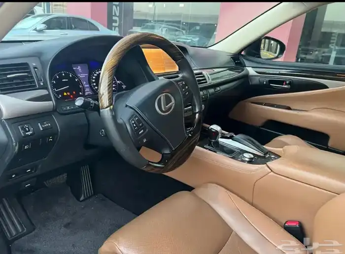 لكزس 460 ال اس لارج شاص طويل موديل 2013 وارد عبداللطيف جميل 17