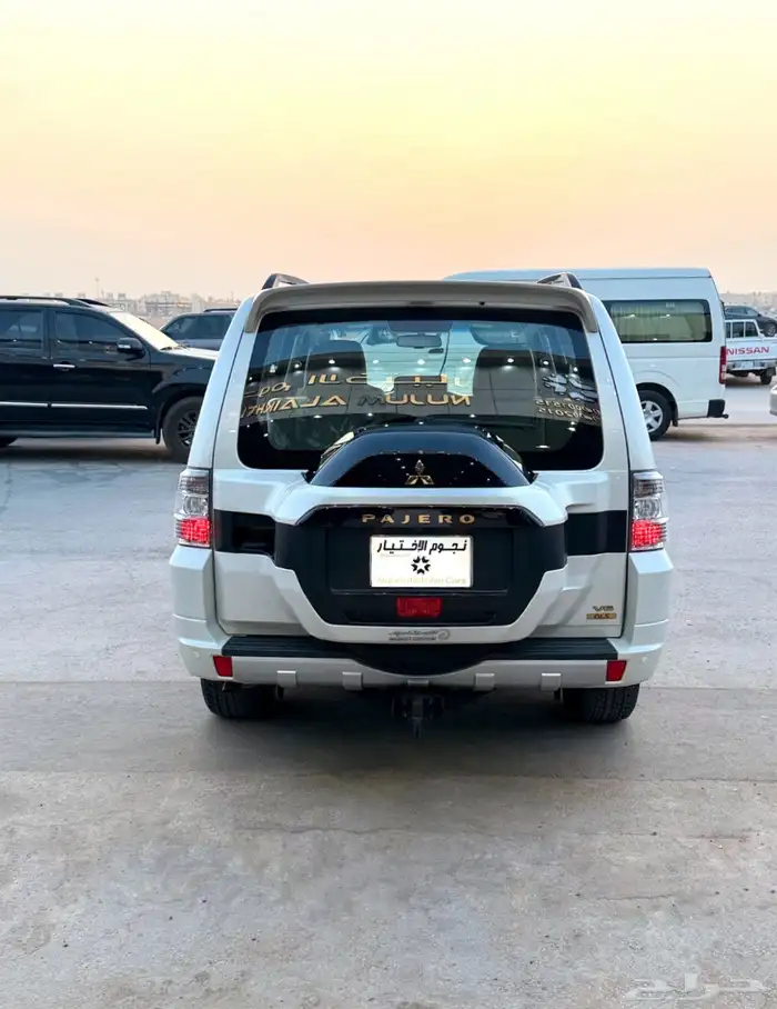 ميستوبيشي باجيرو 2020-فل كامل علامات ذهبيه عداد 35 الف فقط 5