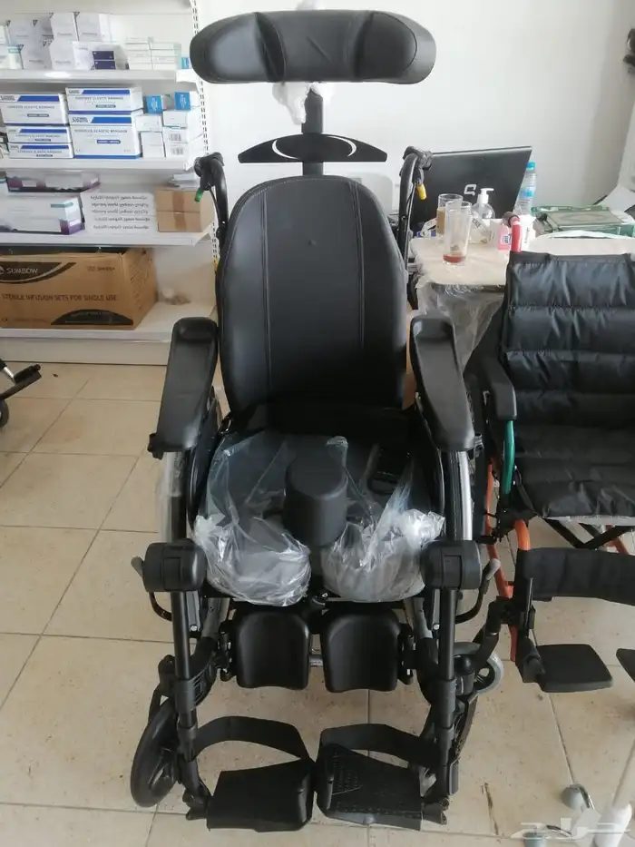 كرسي شديد الاعاقة لم يستخدم نهائي صناعة فرنسية 1