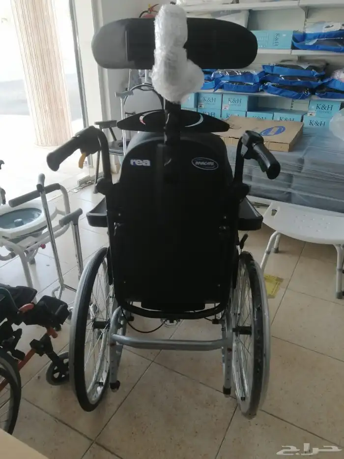 كرسي شديد الاعاقة لم يستخدم نهائي صناعة فرنسية 2
