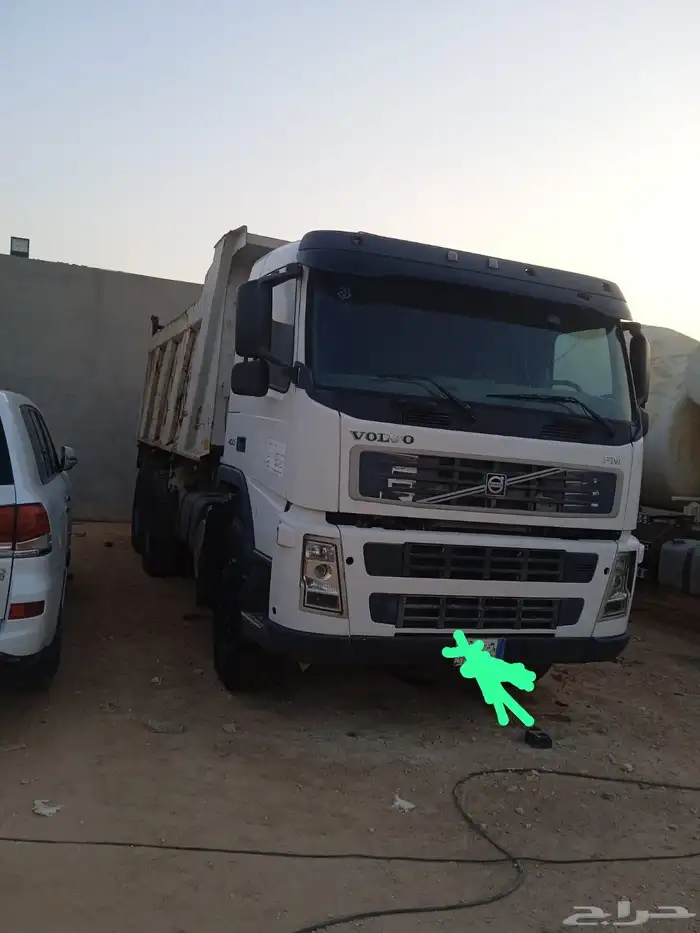 للبيع قلابات فيلفو موديل موديل 2008 وموديل 2006 0