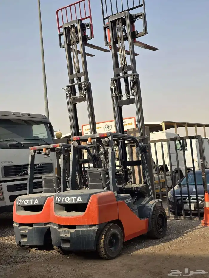 فوركلفت للايجار رافعة شوكية رافعات للايجار شهري يومي مشوار 3