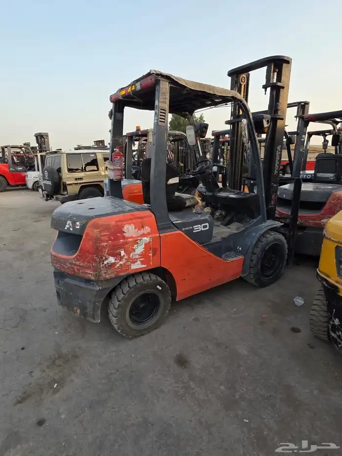 تاجير رافعات شوكية فوركلفت رافعة للايجار يومي شهري 7