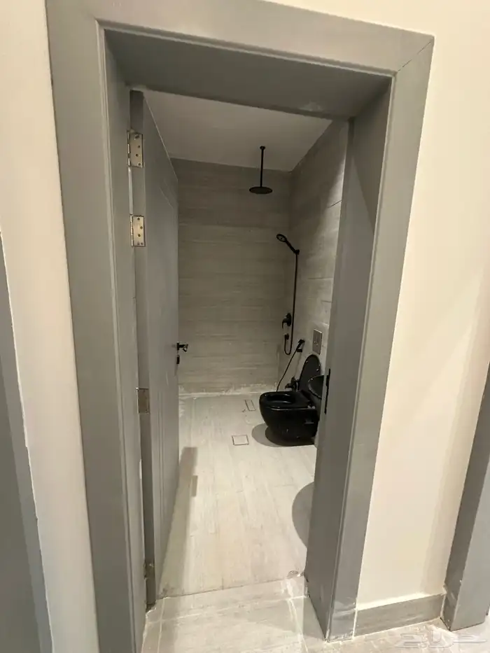 للإيجار شقة في حي الروضة 0