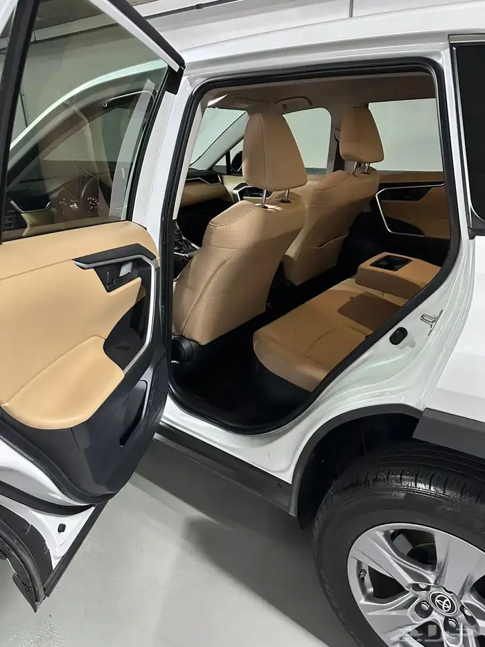 تويوتا راف فور 2024 شبه جديد مالك اول 8