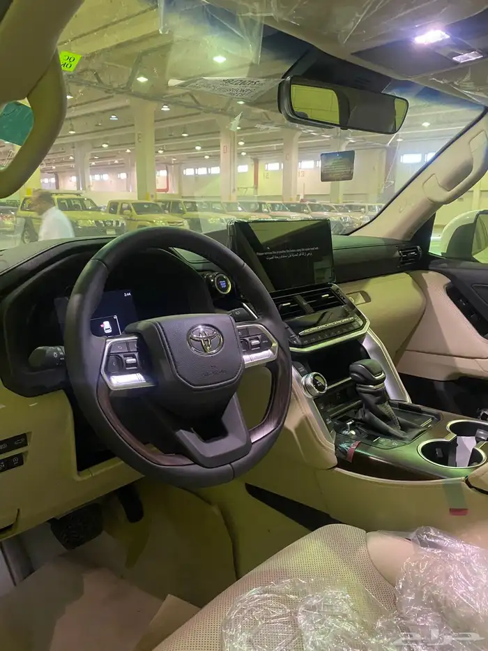 لاندكروزر GXR (4) 2025 اصفار 3