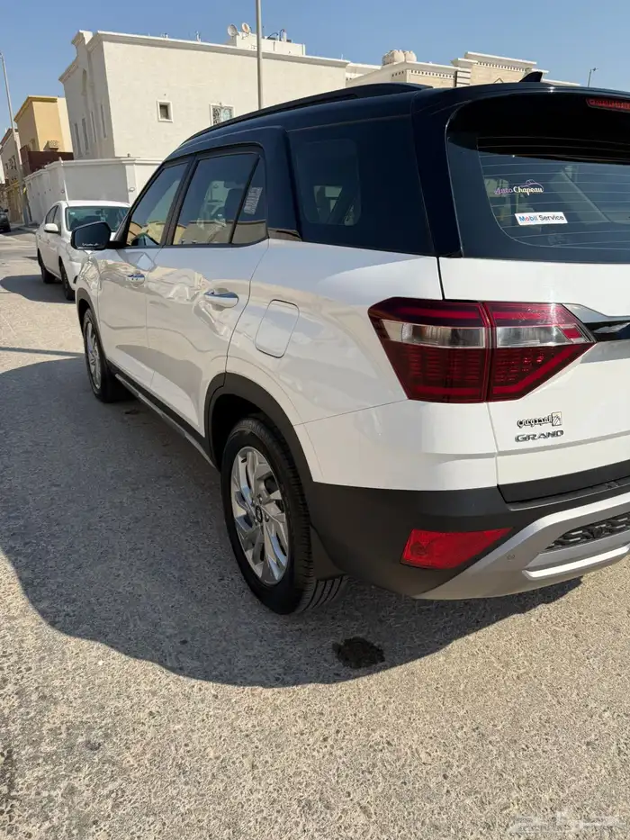 كريتا جراند 2023 (ثلاث صفوف مقاعد) 3