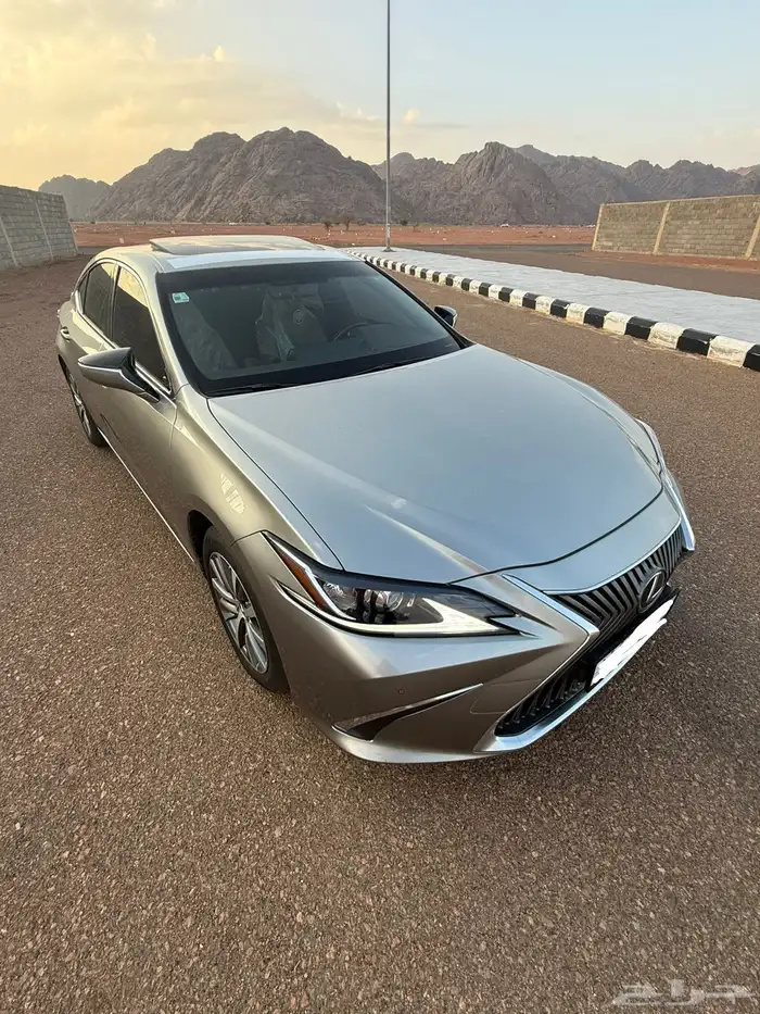 للبيع لكزس 2021 4