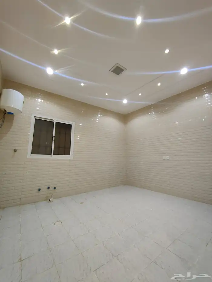 فيلا مع ثلاث شقق للبيع في حي الرمال في الرياض 11