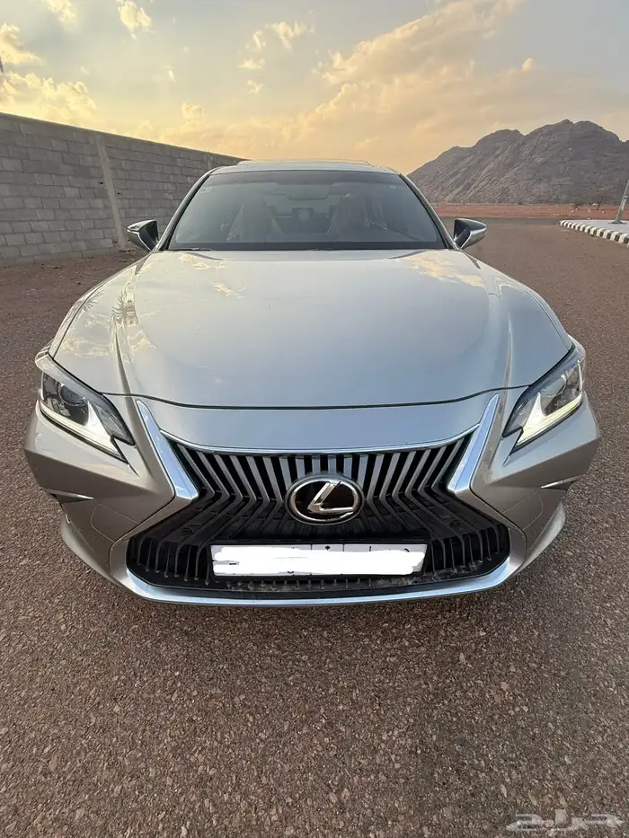 للبيع لكزس 2021 3