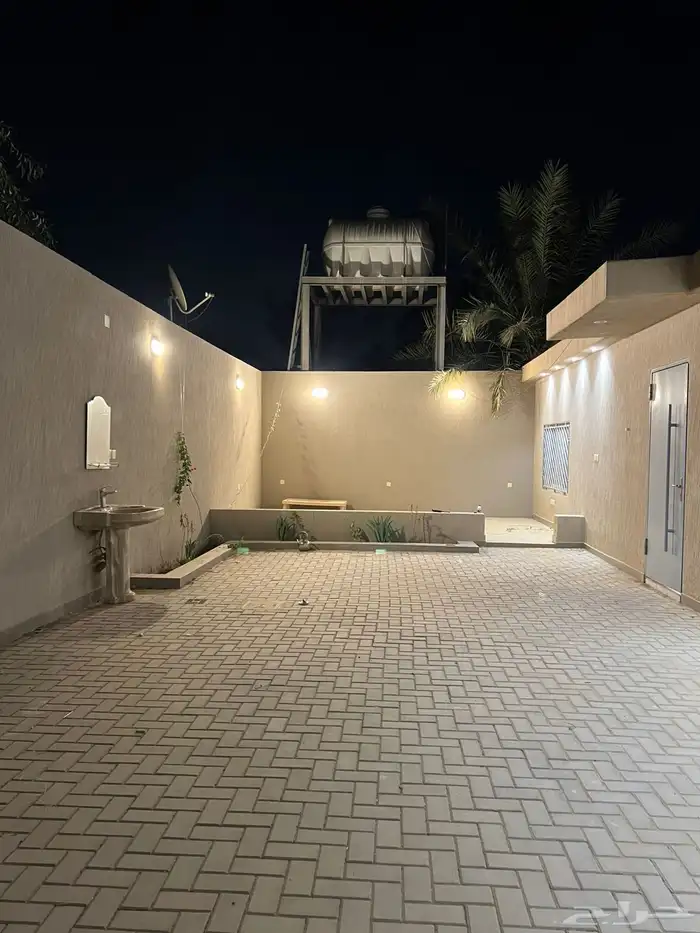 استراحة بعنيزة حي الوادي ابو علي 1