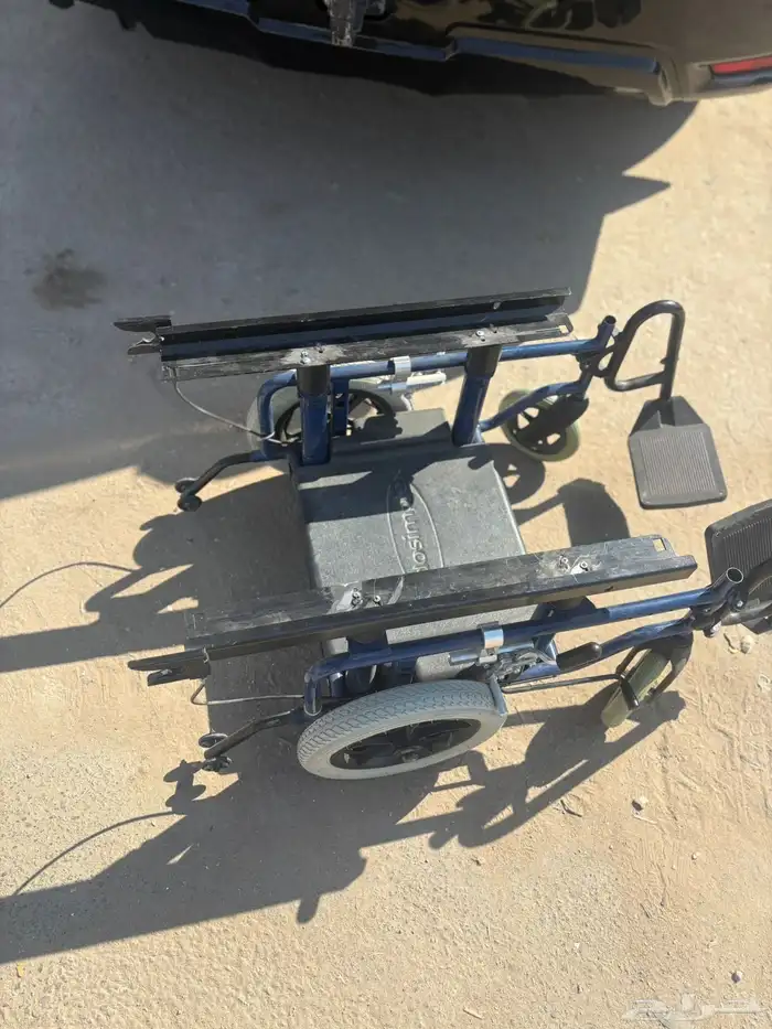 كرسي متحرك بالسيارة للمعاقين وكبار السن نوع إيطالي مستخدم 3