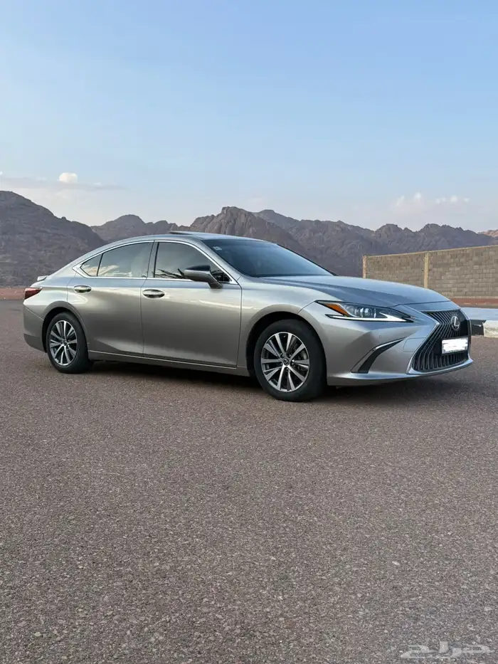 للبيع لكزس 2021 7