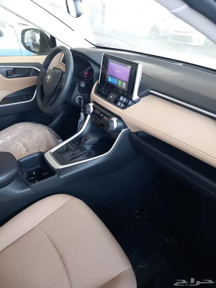 تويوتا راف فور استاندرد دبل 2025 أبيض 9