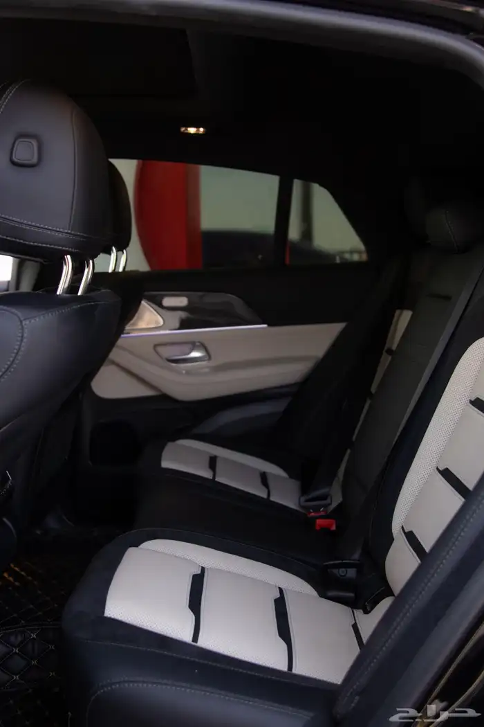 للبيع مرسيدس 2024 GLE53 شبه جديد 17