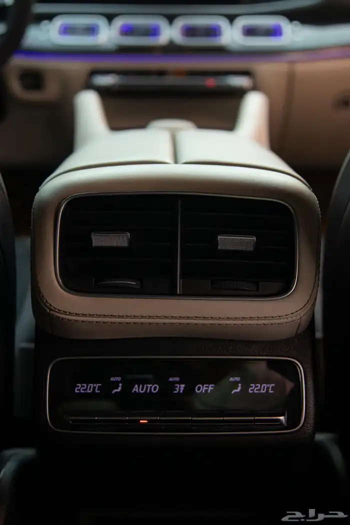 للبيع مرسيدس 2024 GLE53 شبه جديد 18