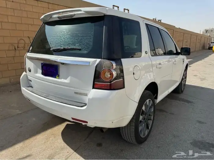 لاند روفر LR2 طراز HSE الفاخر فل كامل 2015 3