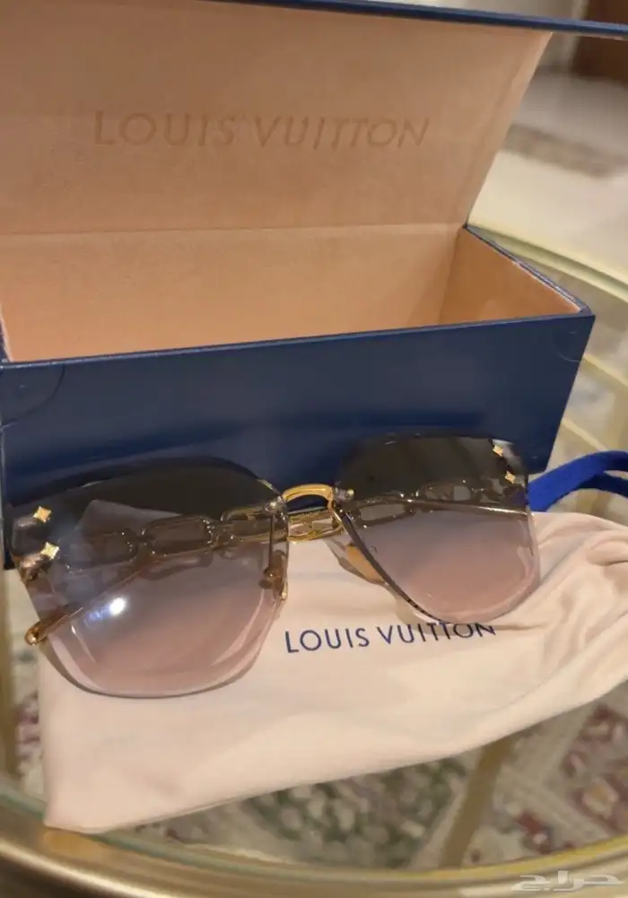 مبيوع نظارة نسائية من لويس فيتون مع الفاتورة 2