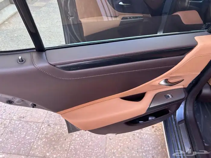 لكزس 2021 ES250 ممشى 63 الف نص فل 38