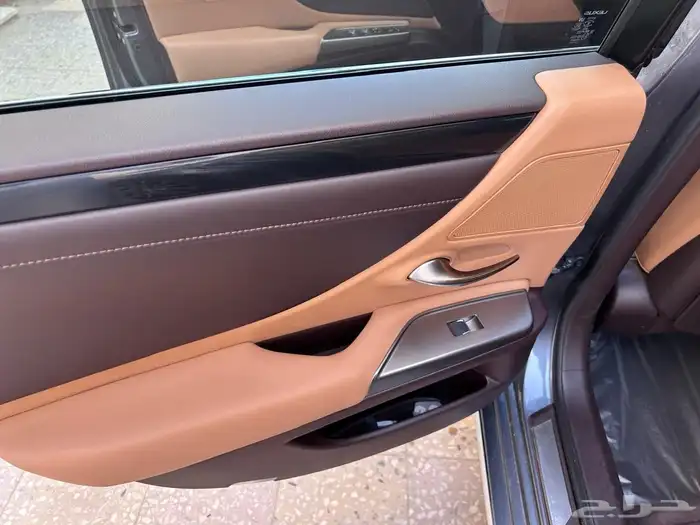لكزس 2021 ES250 ممشى 63 الف نص فل 34