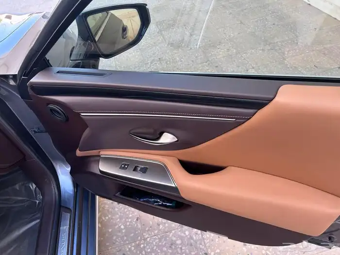 لكزس 2021 ES250 ممشى 63 الف نص فل 29