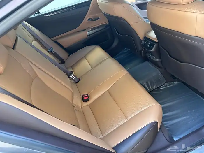 لكزس 2021 ES250 ممشى 63 الف نص فل 32